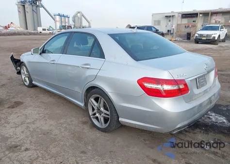 2011 Mercedes-Benz E 350 4Matic z USA, uszkodzony, nr VIN WDDHF8HB8BA337816